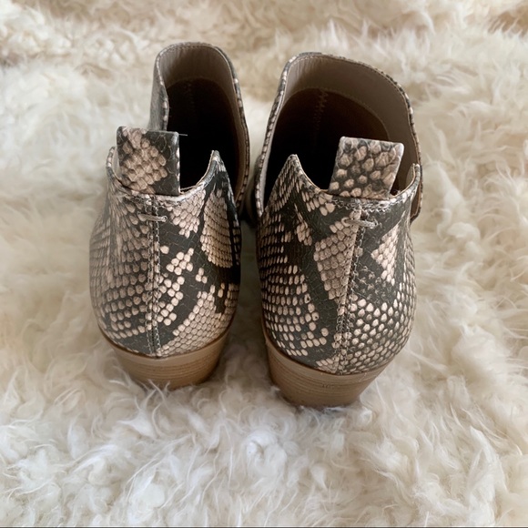 UNIVERSAL THREAD Cari Snake Print Ankle Bootie - Picture 6 of 8